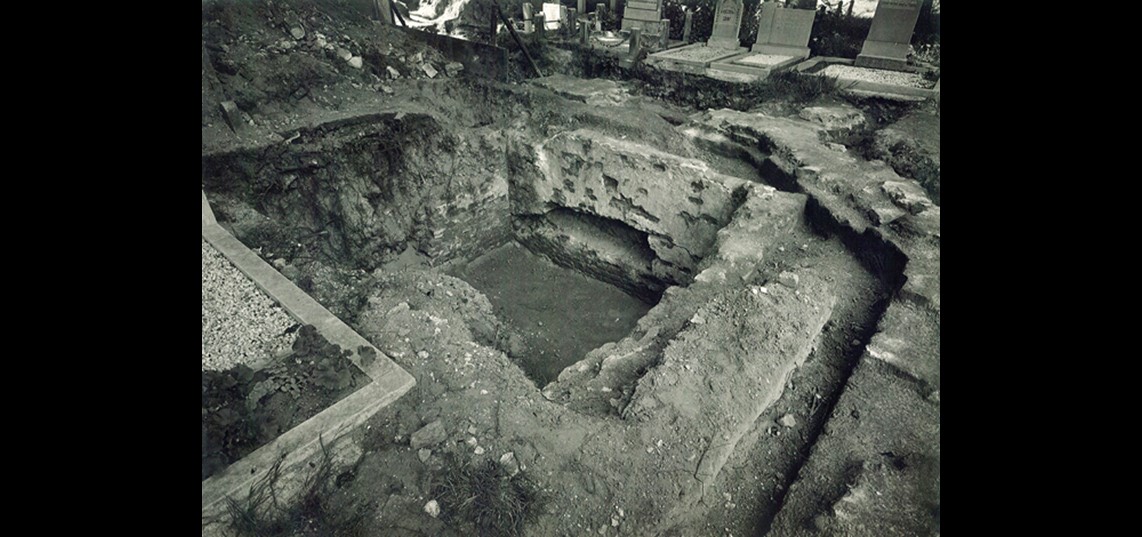 Opgravingen legden het afgebroken koor bloot